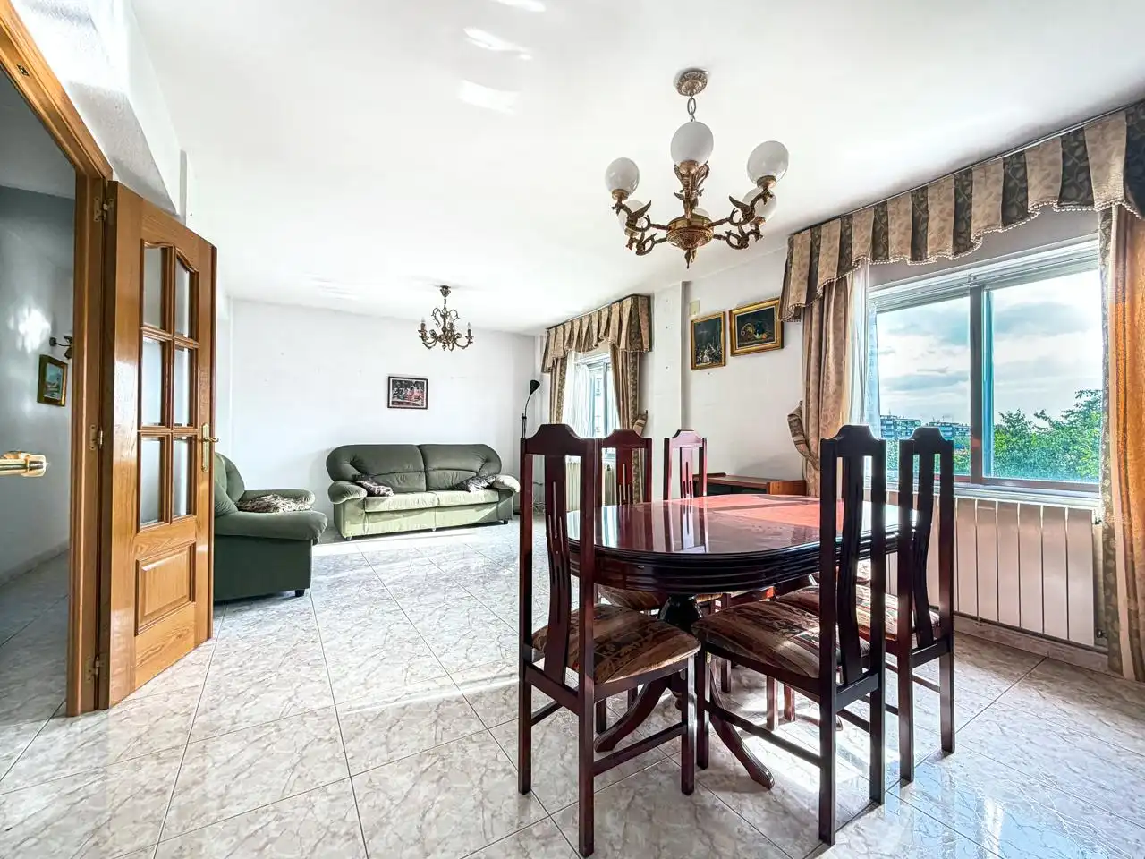 Comedor de Piso en venta en Madrid con Calefacción y Terraza
