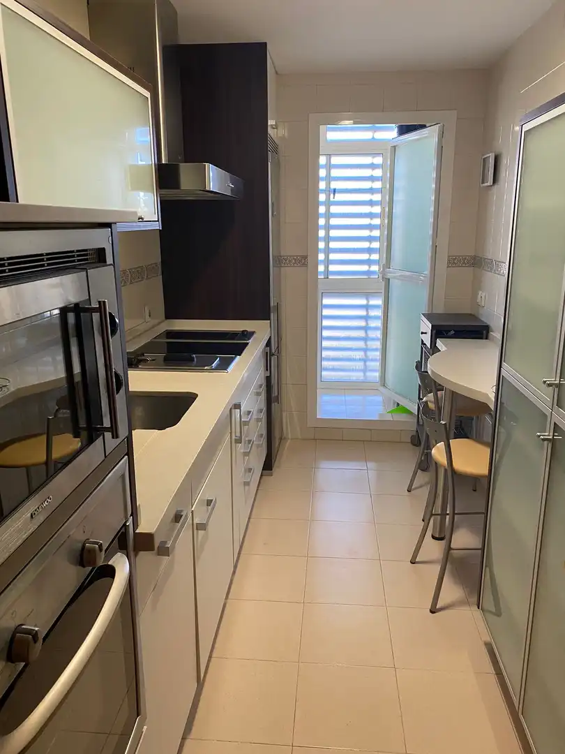 Cocina de Piso de alquiler en Mairena del Aljarafe con Aire acondicionado y Amueblado