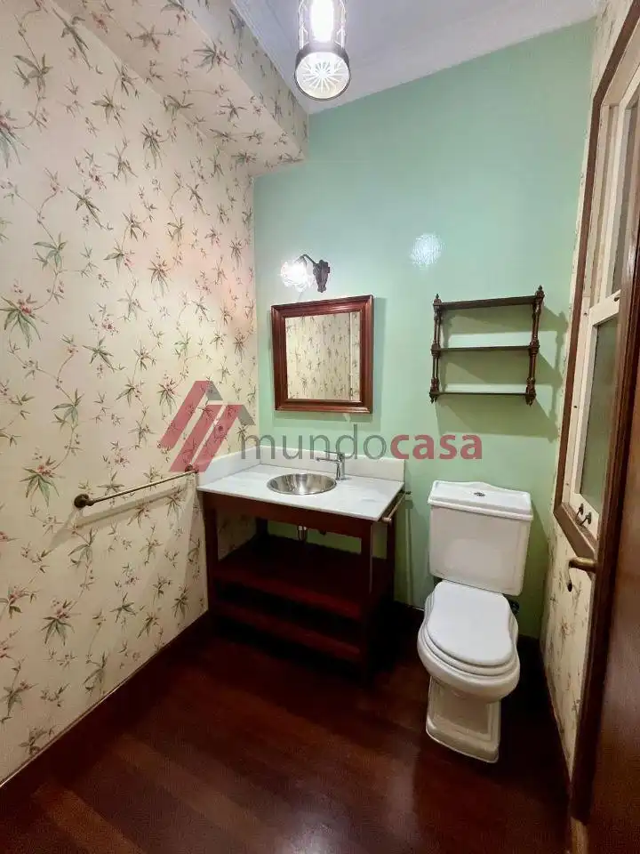 Bathroom of Flat for share in Ferrol  with Heating, Parquet flooring and Furnished