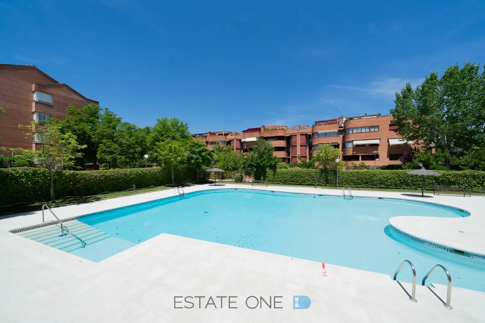 Vista exterior de Piso en venta en Pozuelo de Alarcón con Calefacción, Jardín privado y Parquet