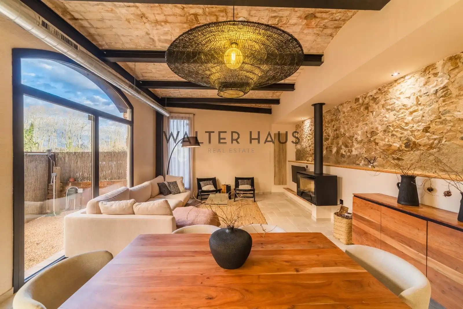 Sala de estar de Finca rústica en venta en Santa Cristina d'Aro con Calefacción, Jardín privado y Parquet