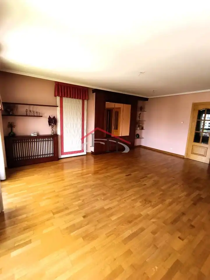 Living room of Flat for sale in León Capital   with Heating, Parquet flooring and Storage room
