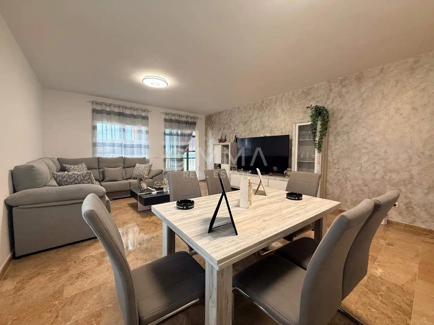 Sala de estar de Casa o chalet en venta en La Nucia con Aire acondicionado, Calefacción y Jardín privado