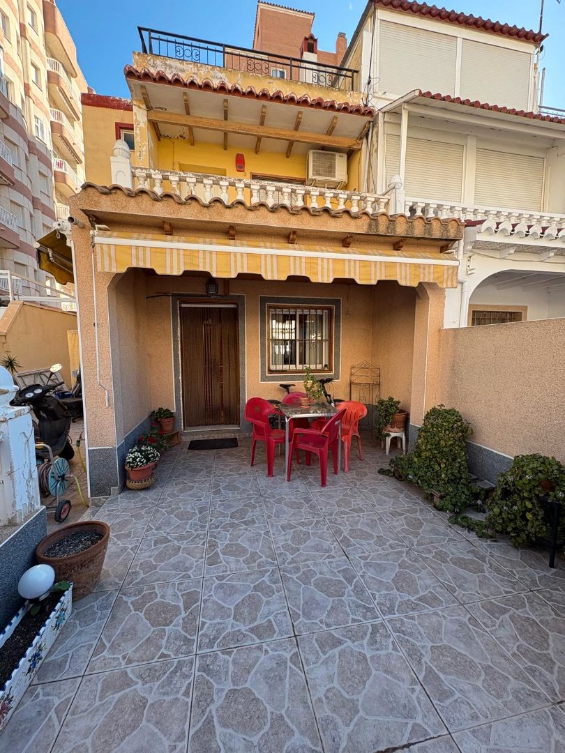 Jardí de Casa o xalet en venda en Torrevieja amb Aire condicionat, Calefacció i Jardí privat