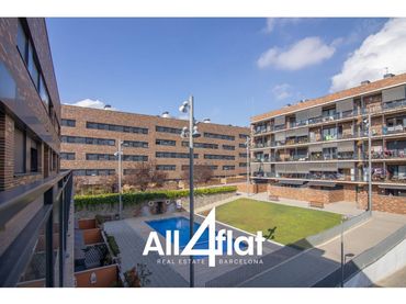 Appartamento con balcone in affitto a Plaza Bulgaria