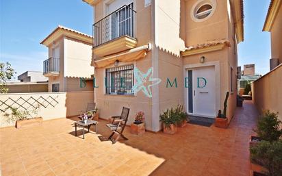 Vista exterior de Casa o xalet en venda en Mazarrón amb Aire condicionat, Terrassa i Balcó