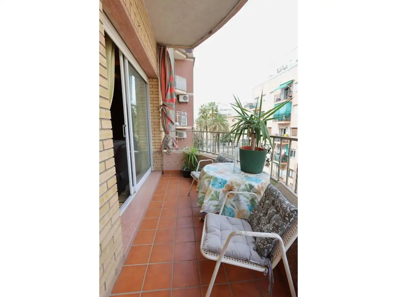 Terrasse von Maisonette zum Verkauf in L'Hospitalet de Llobregat mit Klimaanlage, Heizung und Terrasse