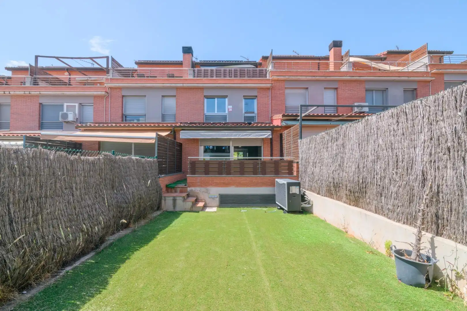 Vista exterior de Casa o xalet en venda en Santpedor amb Calefacció, Jardí privat i Parquet
