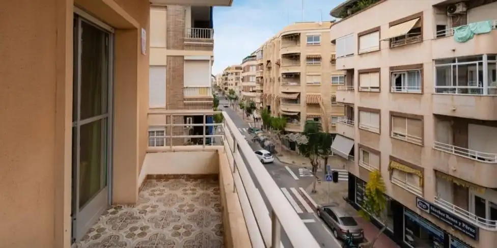Vista exterior de Apartamento en venta en Torrevieja con Aire acondicionado, Calefacción y Terraza