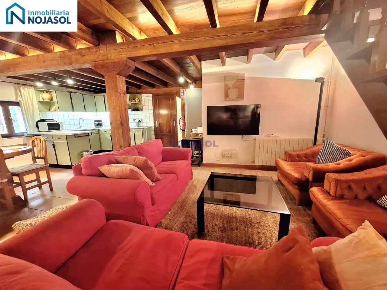 Sala d'estar de Casa adosada de lloguer en Arnuero amb Calefacció, Jardí privat i Terrassa