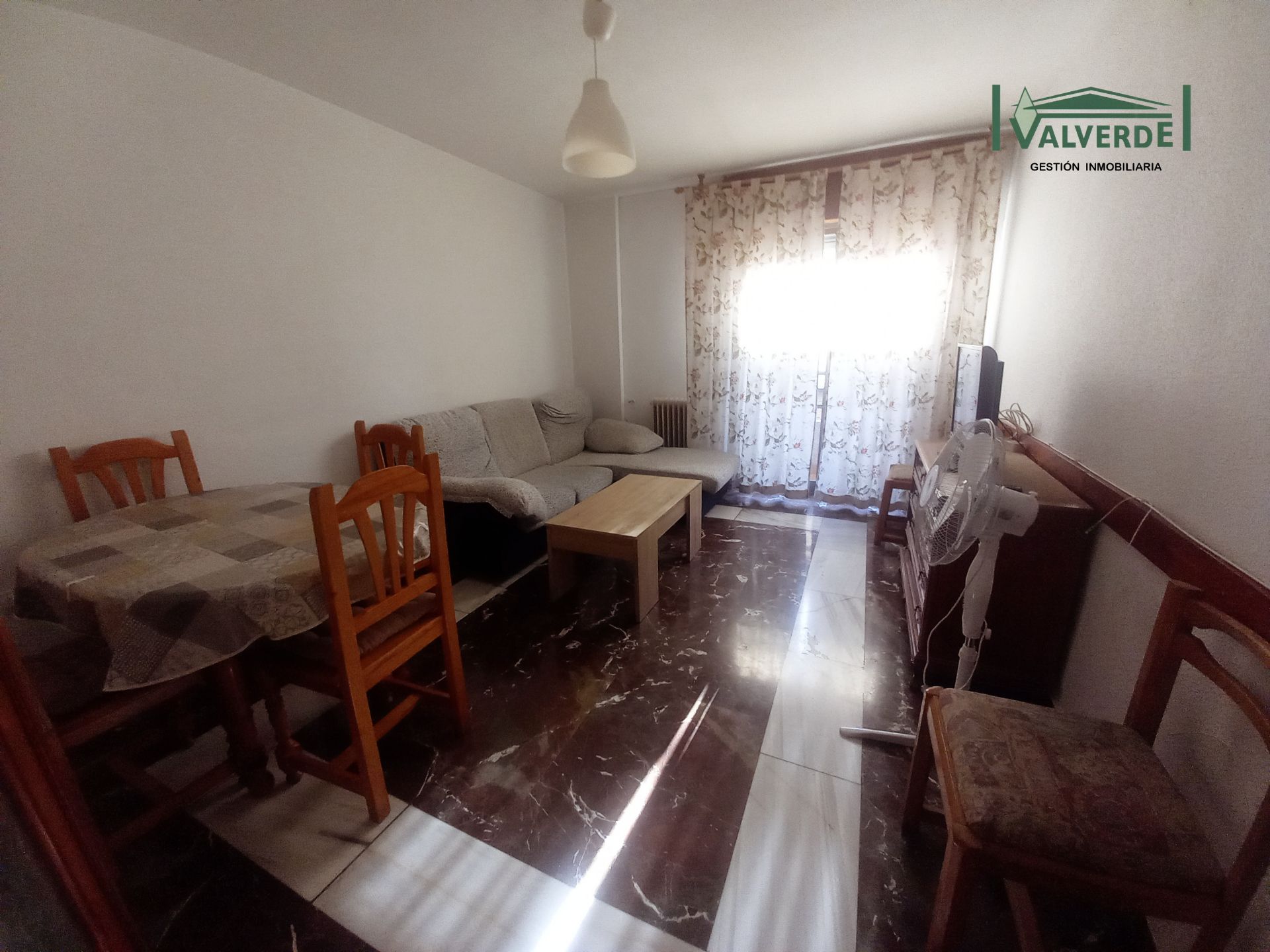 Sala de estar de Piso de alquiler en  Granada Capital con Calefacción, Amueblado y Lavadora