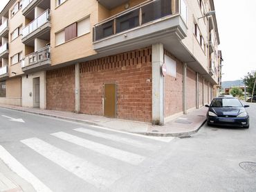 Local comercial en venda a Calle Leales 2