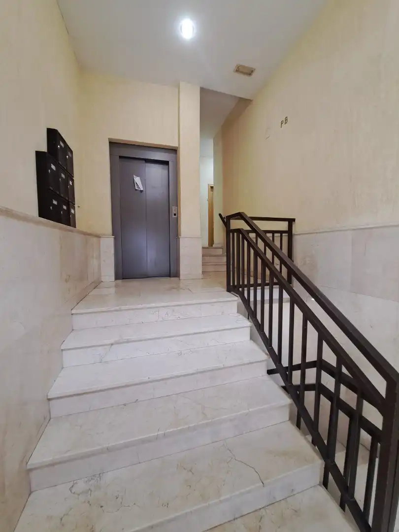 Wohnung zum Verkauf in  Madrid Capital mit Klimaanlage, Abstellraum und Möbliert