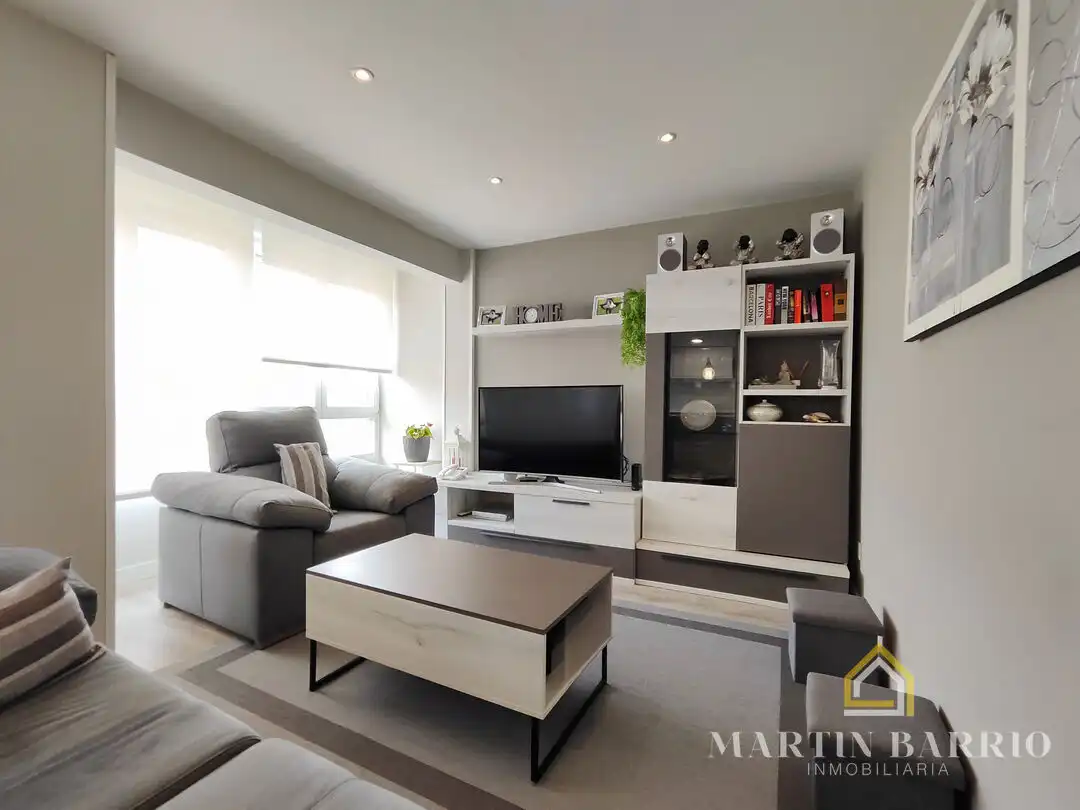 Sala de estar de Piso en venta en Muskiz con Calefacción, Jardín privado y Amueblado