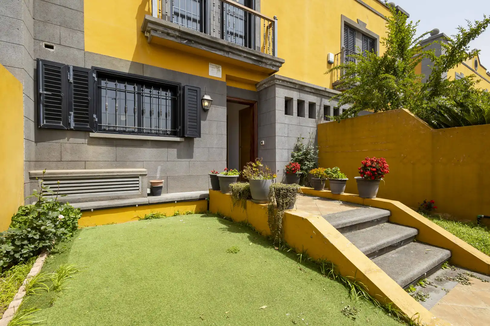 Vista exterior de Casa adosada en venta en San Cristóbal de la Laguna con Jardín privado y Trastero