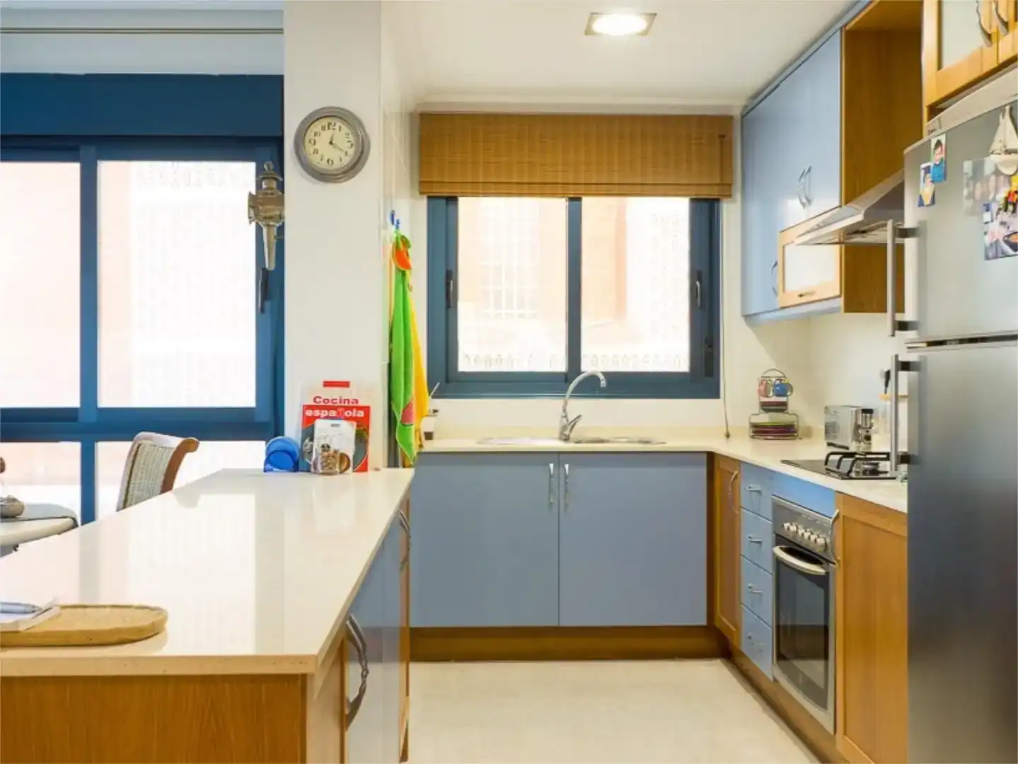 Küche von Wohnung zum Verkauf in Torrevieja mit Klimaanlage und Schwimmbad
