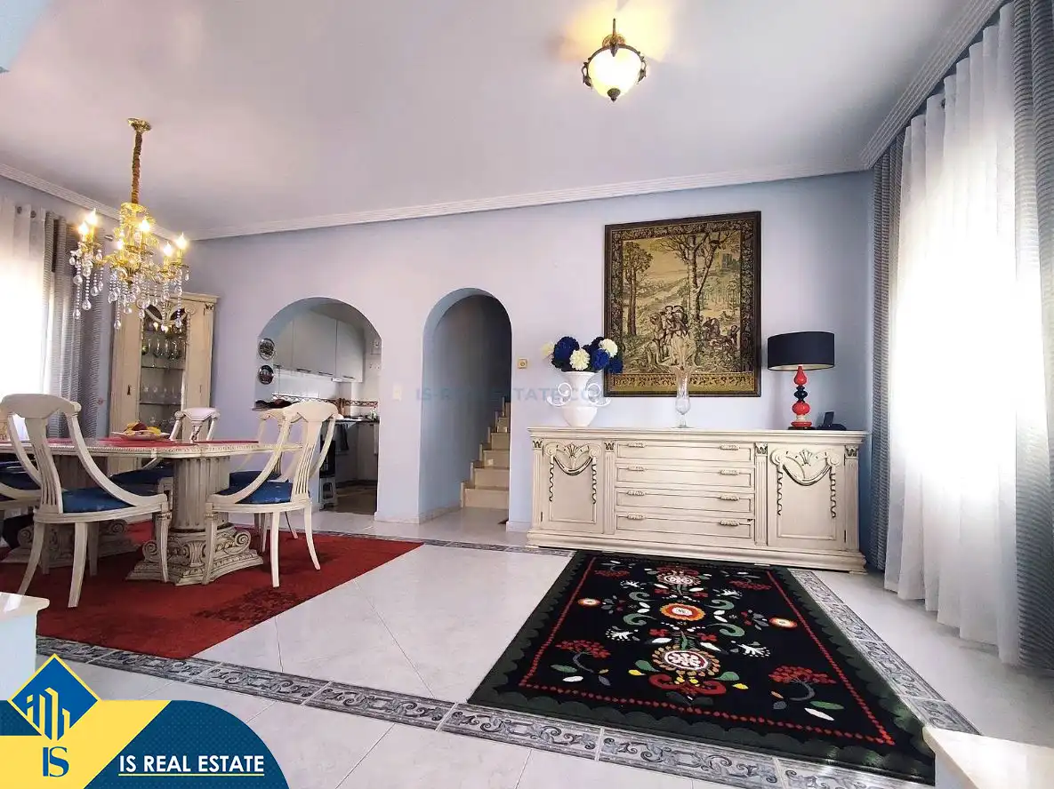 Chalet con piscina en venta en Los Balcones - Los Altos, imagen 12