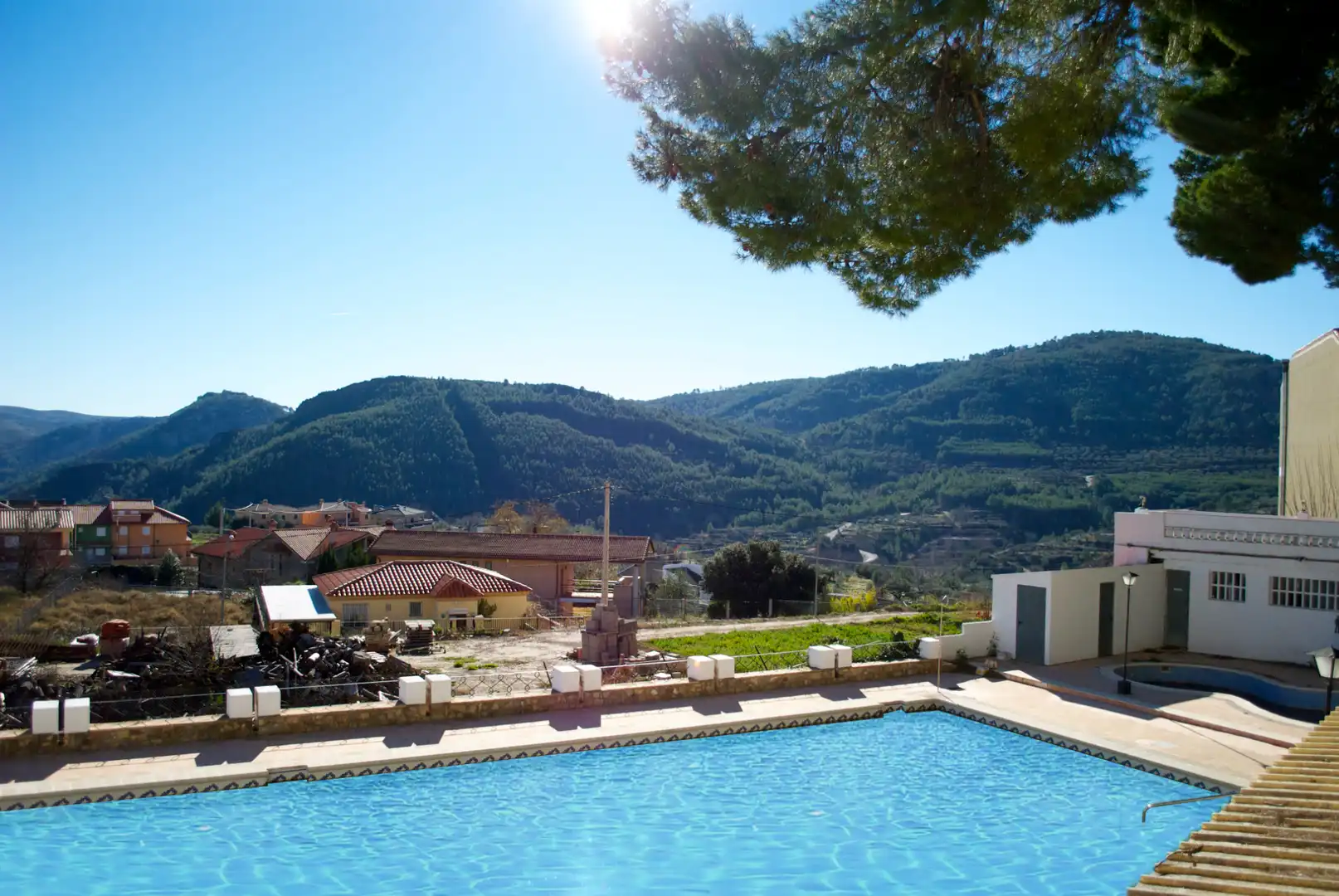 Piscina de Edifici en venda en Bejís amb Piscina comunitària