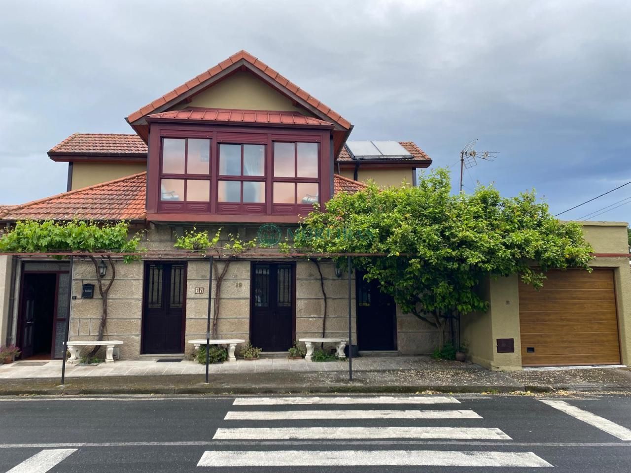 Exterior view of Single-family semi-detached for sale in Coles  with Heating, Private garden and Furnished