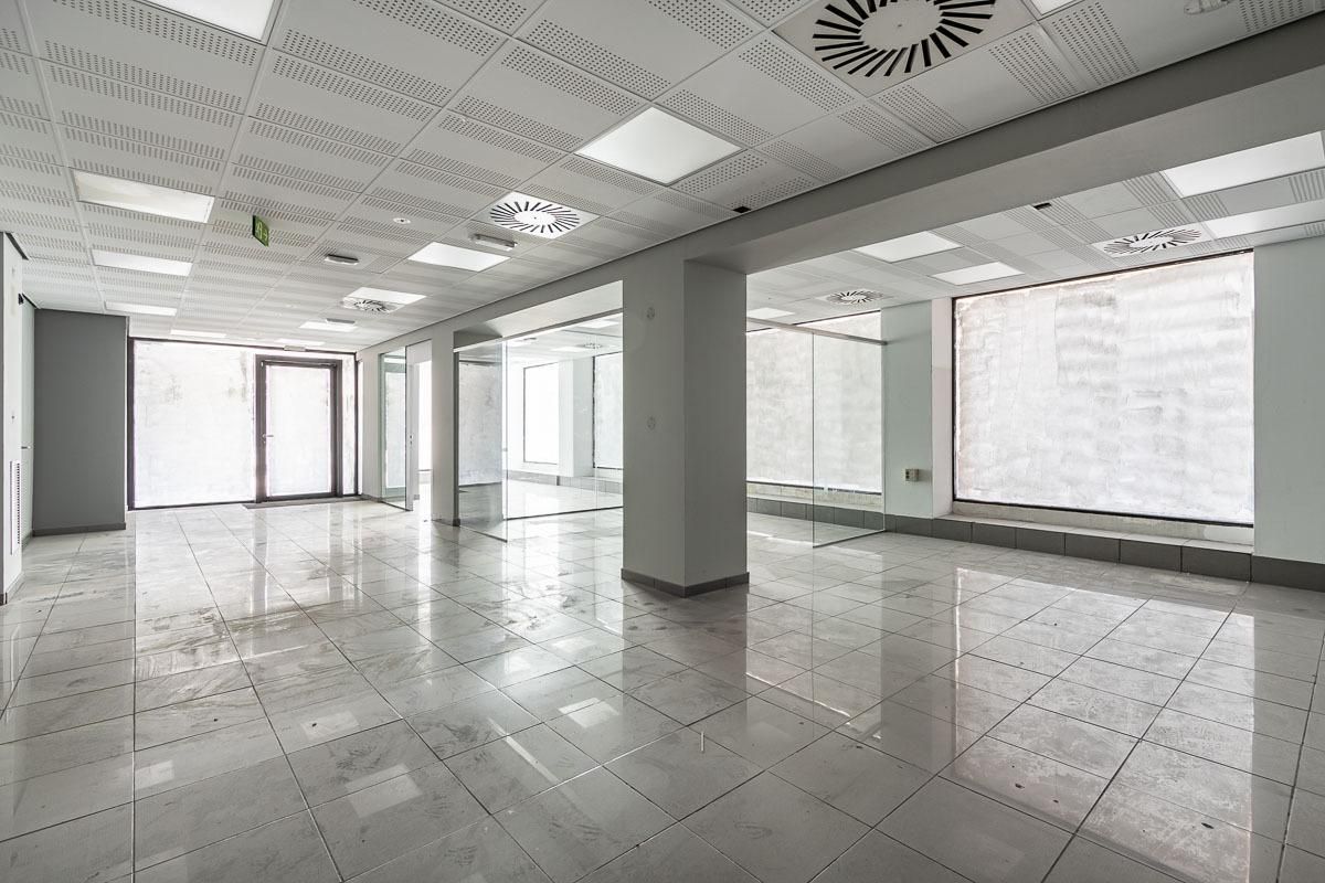 Local en venda en  Granada Capital amb Aire condicionat