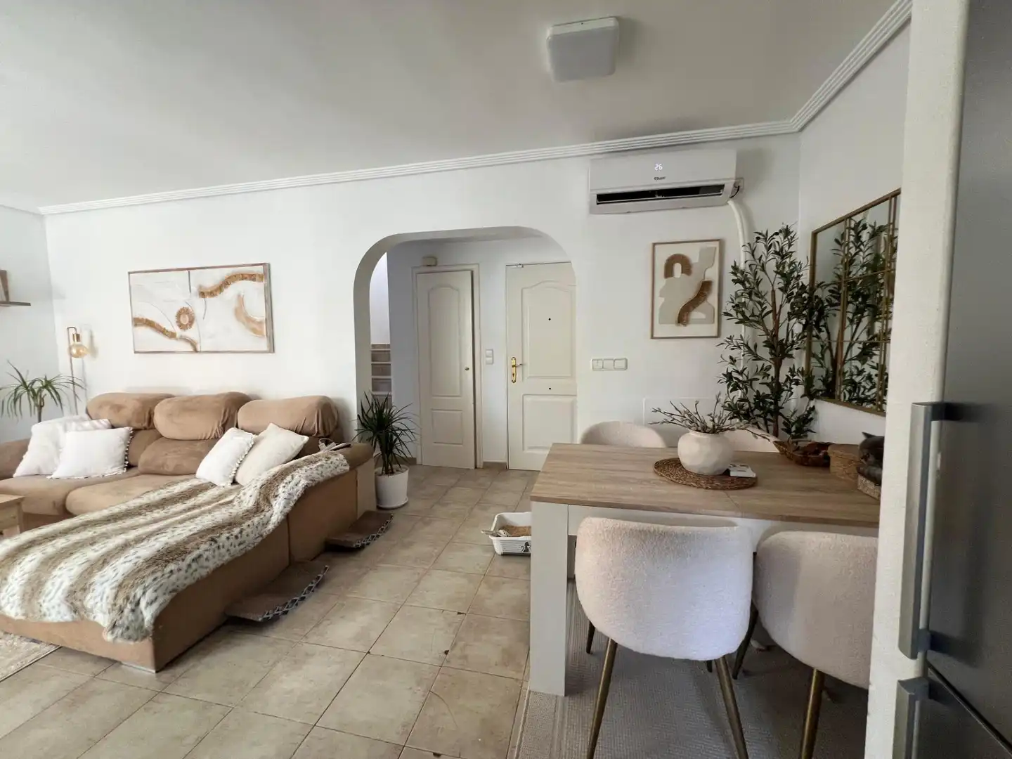 Living room of Detached homes for sale in El Campello  with Air Conditioner, Private garden and Balcony