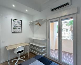 Dormitori de Apartament per a compartir en  Valencia Capital amb Moblat, Forn i Rentadora