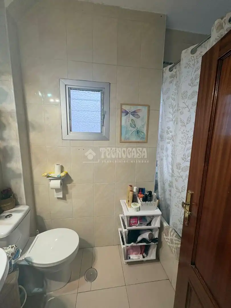 Bany de Pis en venda en Jaén amb Balcó