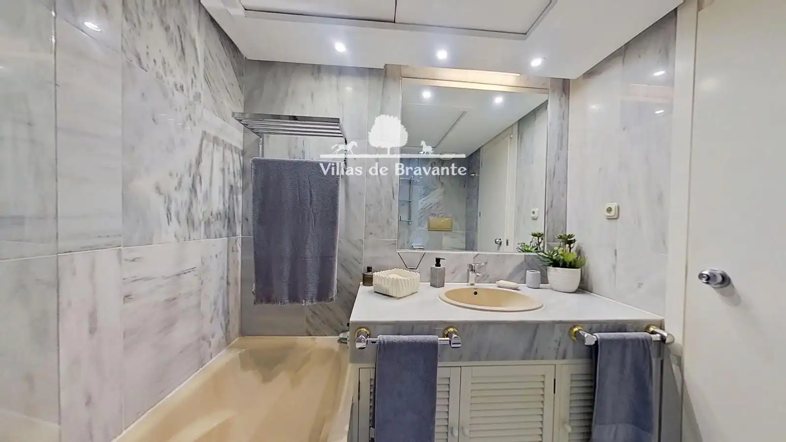 Baño de Dúplex en venta en Marbella con Aire acondicionado, Calefacción y Parquet