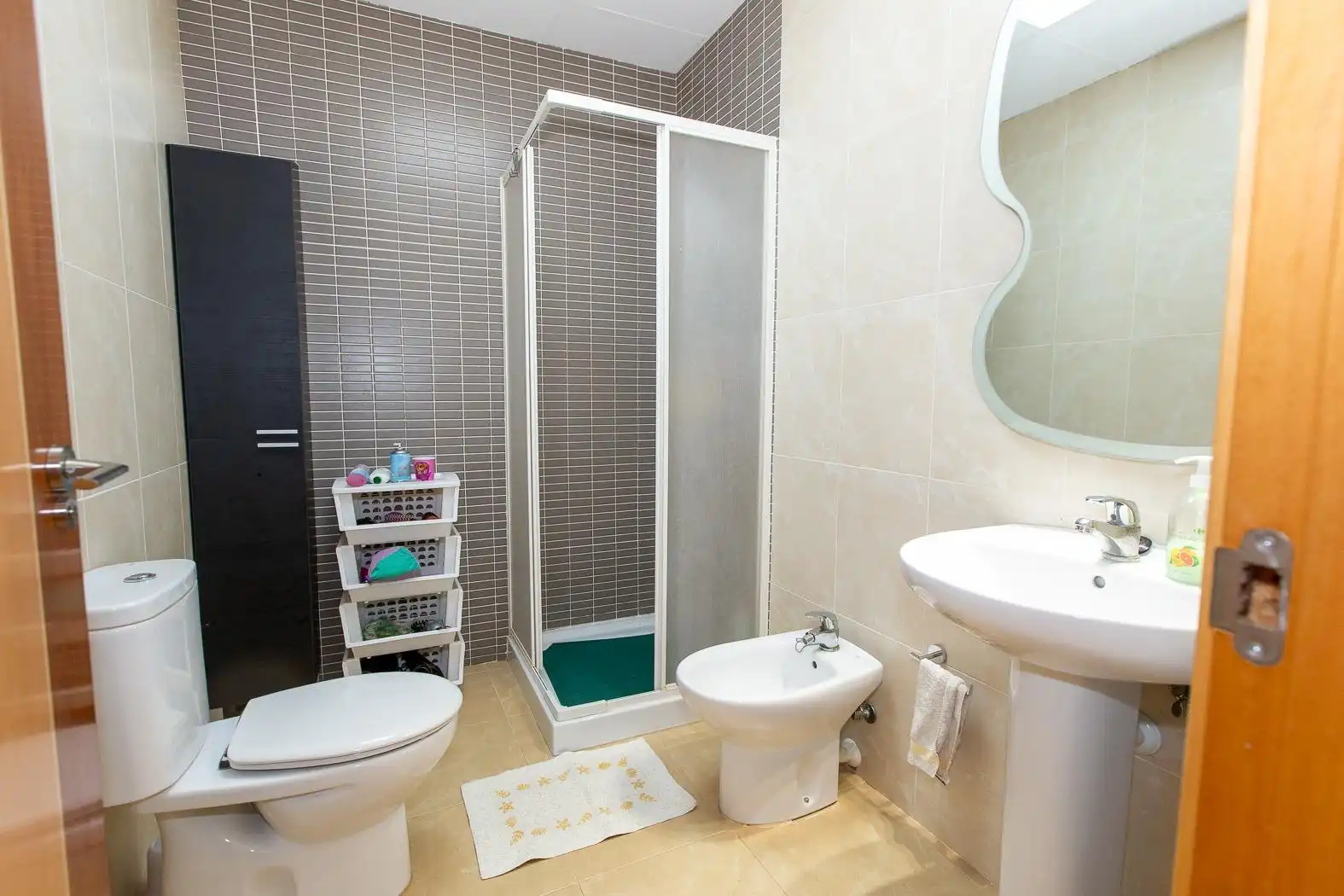 Badezimmer von Erdgeschoss zum Verkauf in Alcanar mit Terrasse