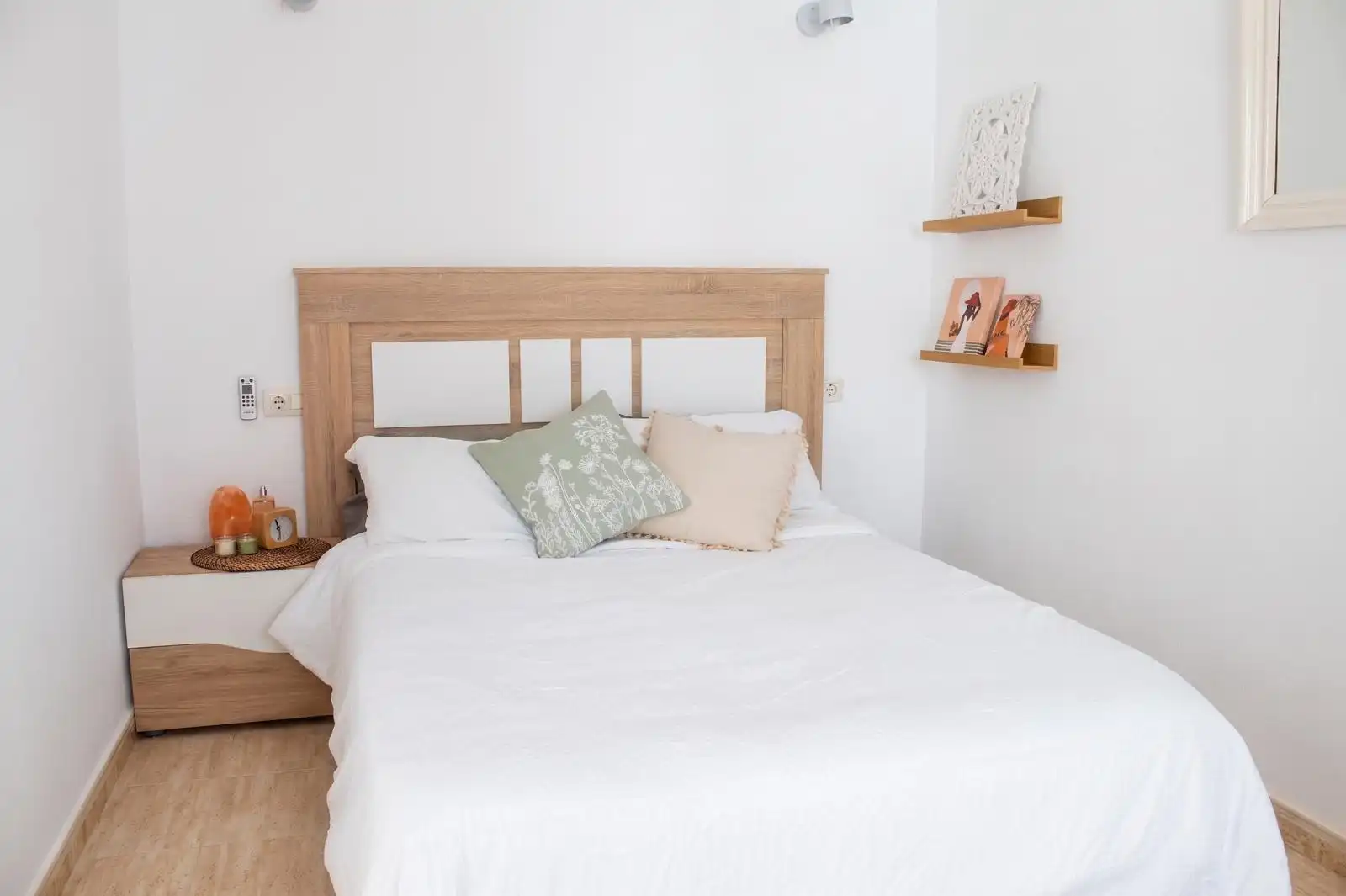 Dormitori de Apartament de lloguer en Torrevieja amb Piscina, Moblat i Rentadora