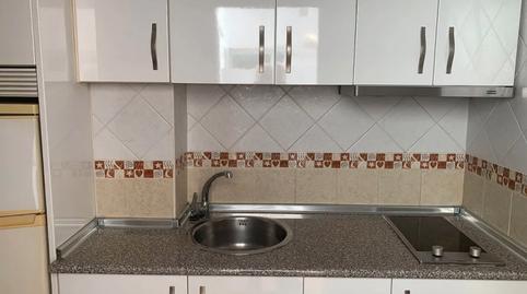 Foto 3 de Piso en venta en Calle Jazmín, Los Árboles, Málaga