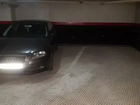 Parkplatz von Garage zur Miete in Madrid
