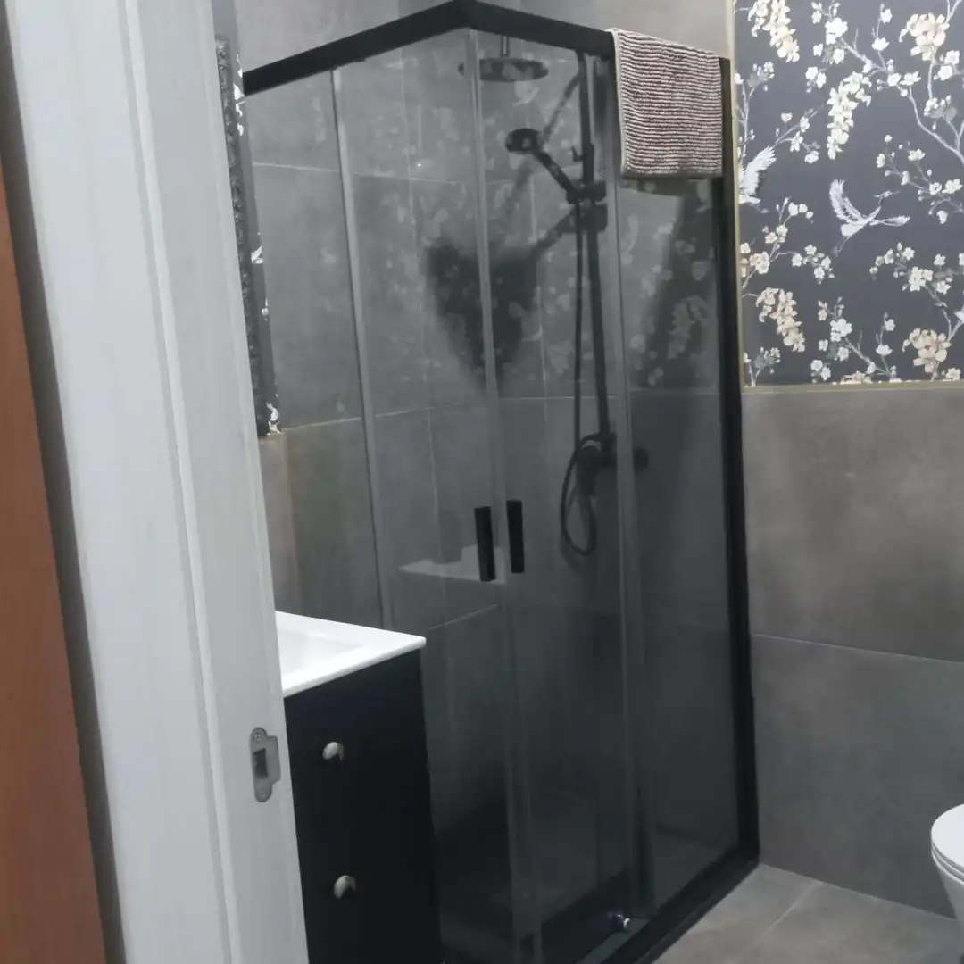 Bathroom of Study for share in  Sevilla Capital  with Air Conditioner, Heating and Terrace