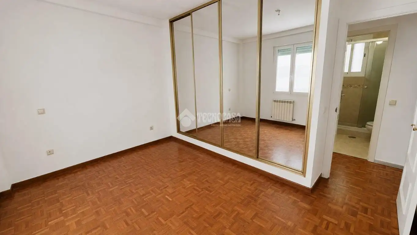 Bedroom of Flat for sale in Madrid  with Air Conditioner, Heating and Terrace