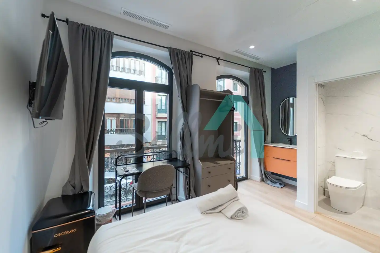 Schlafzimmer von Wohnung zur untervermieten in Oviedo  mit Klimaanlage, Heizung und Privatgarten