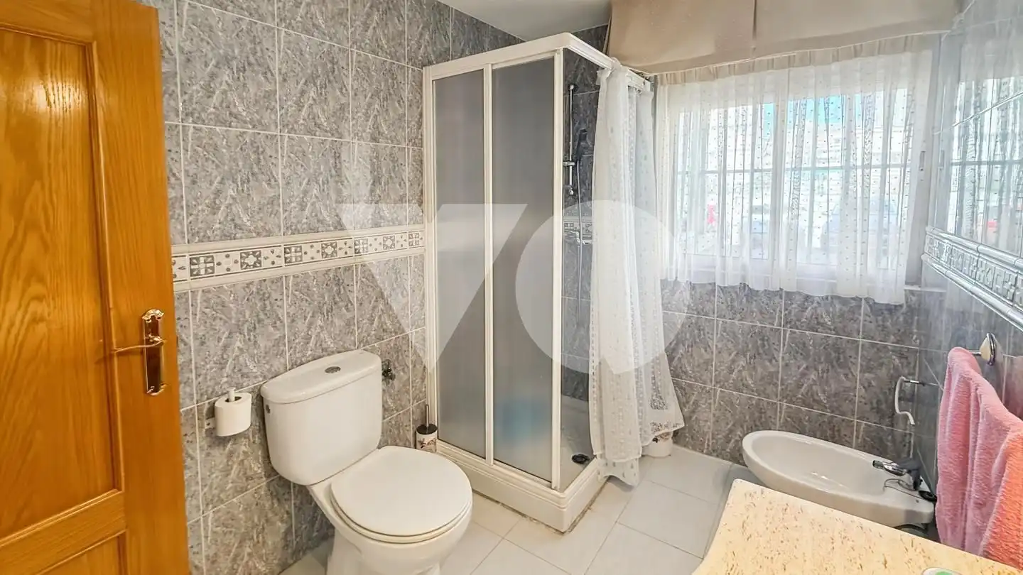 Badezimmer von Wohnung zum Verkauf in Madrid mit Heizung und Möbliert
