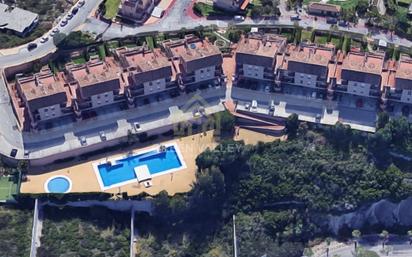 Vista exterior de Planta baixa en venda en La Alcaidesa amb Aire condicionat, Terrassa i Piscina