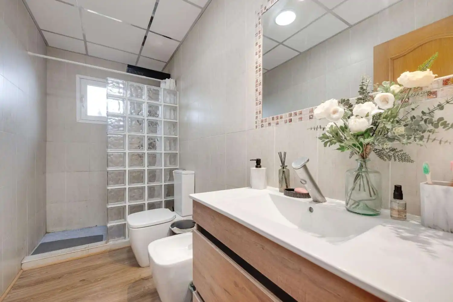 Baño de Apartamento en venta en Pilar de la Horadada con Aire acondicionado, Calefacción y Terraza
