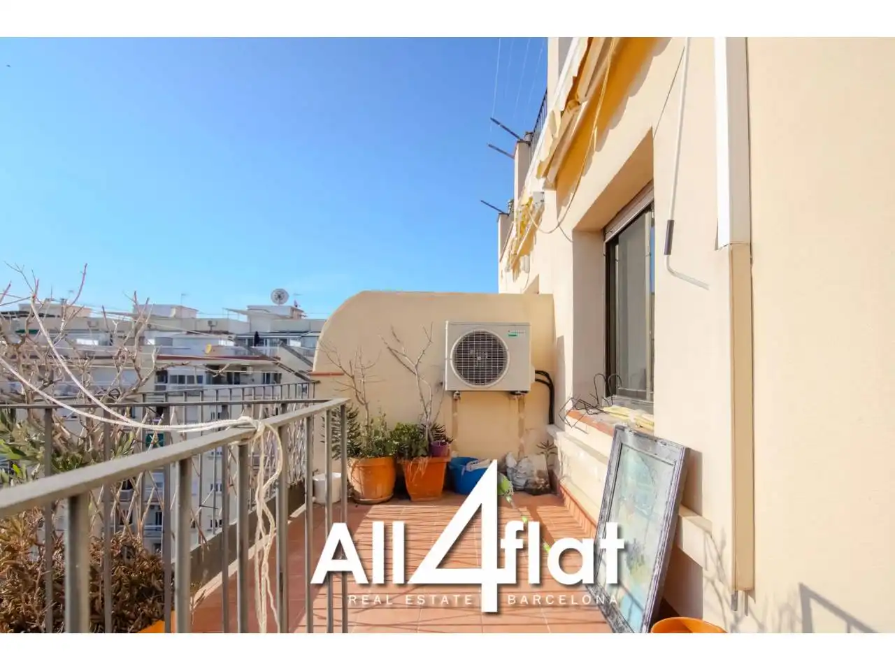 Penthouse mit Aufzug zum Verkauf in Calle Comte d´Urgell, imagen 4