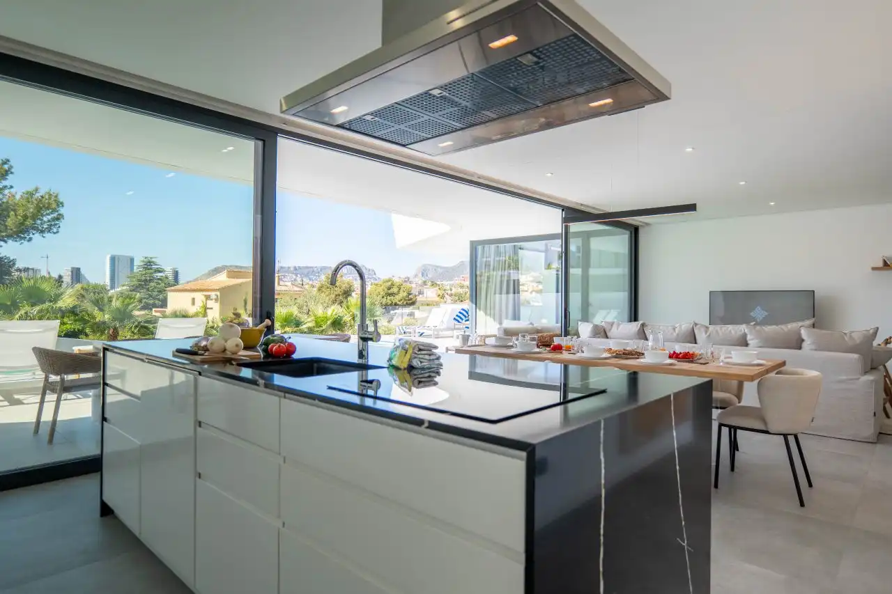 Chalet con terraza en venta en Marisol Park - Ortembach - Los Almendros, imagen 6
