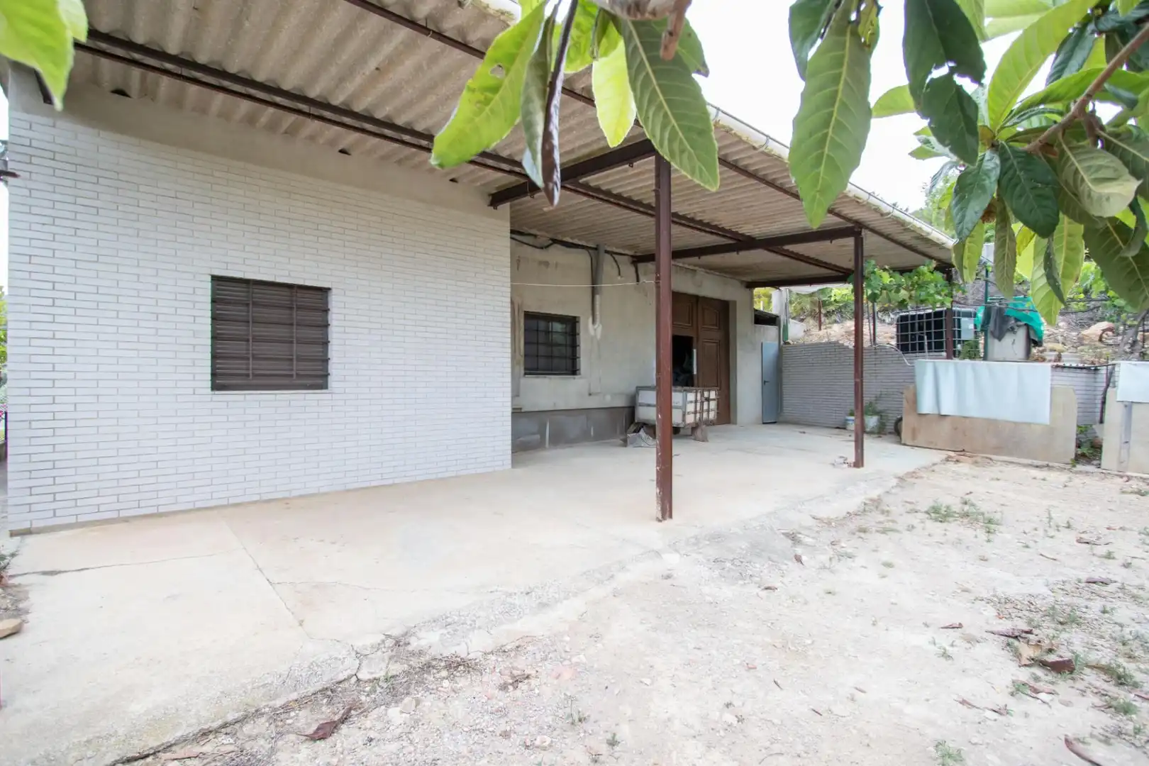 Vista exterior de Finca rústica en venda en Benlloc amb Jardí privat, Terrassa i Traster