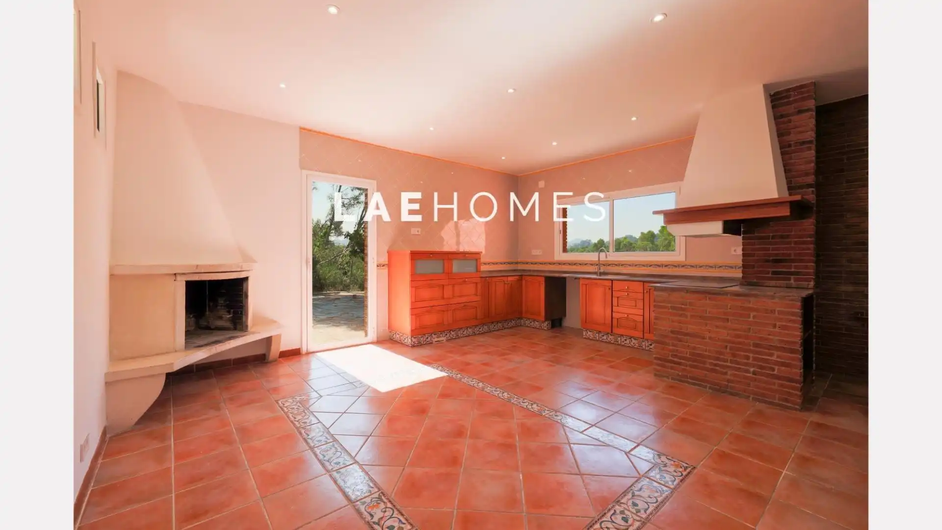 Kitchen of Houses for rent in Corbera de Llobregat  with Air Conditioner, Private garden and Terrace