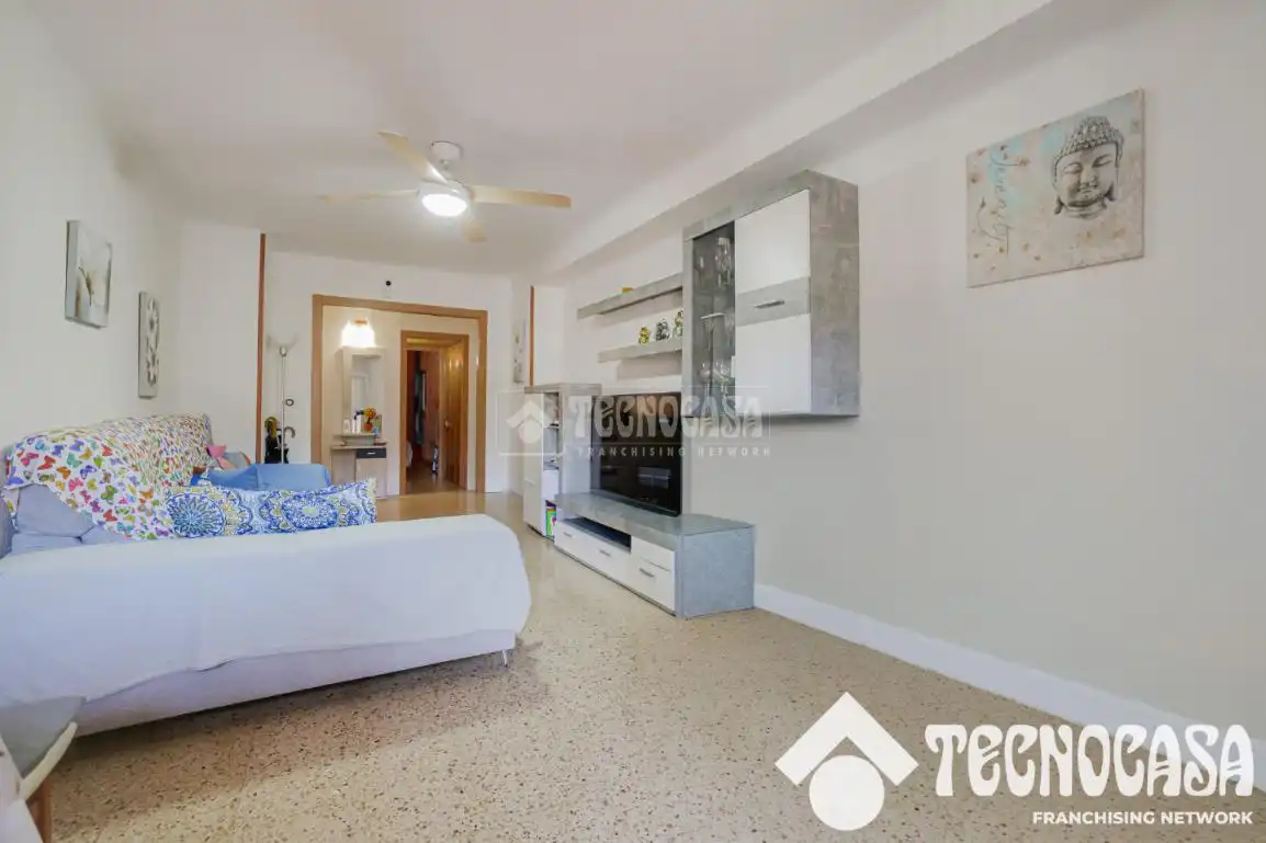 Habitación de Piso en venta en Badalona con Balcón