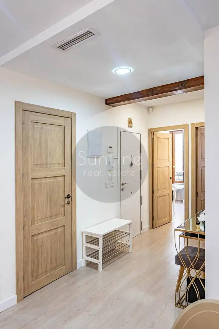 Wohnung zum Verkauf in Valencia mit Klimaanlage, Möbliert und Balkon