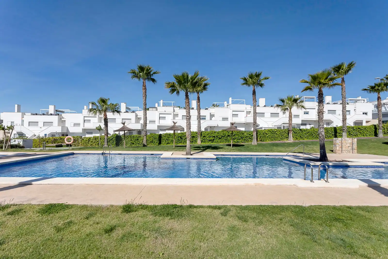 Jardí de Planta baixa en venda en Jacarilla amb Aire condicionat, Terrassa i Piscina
