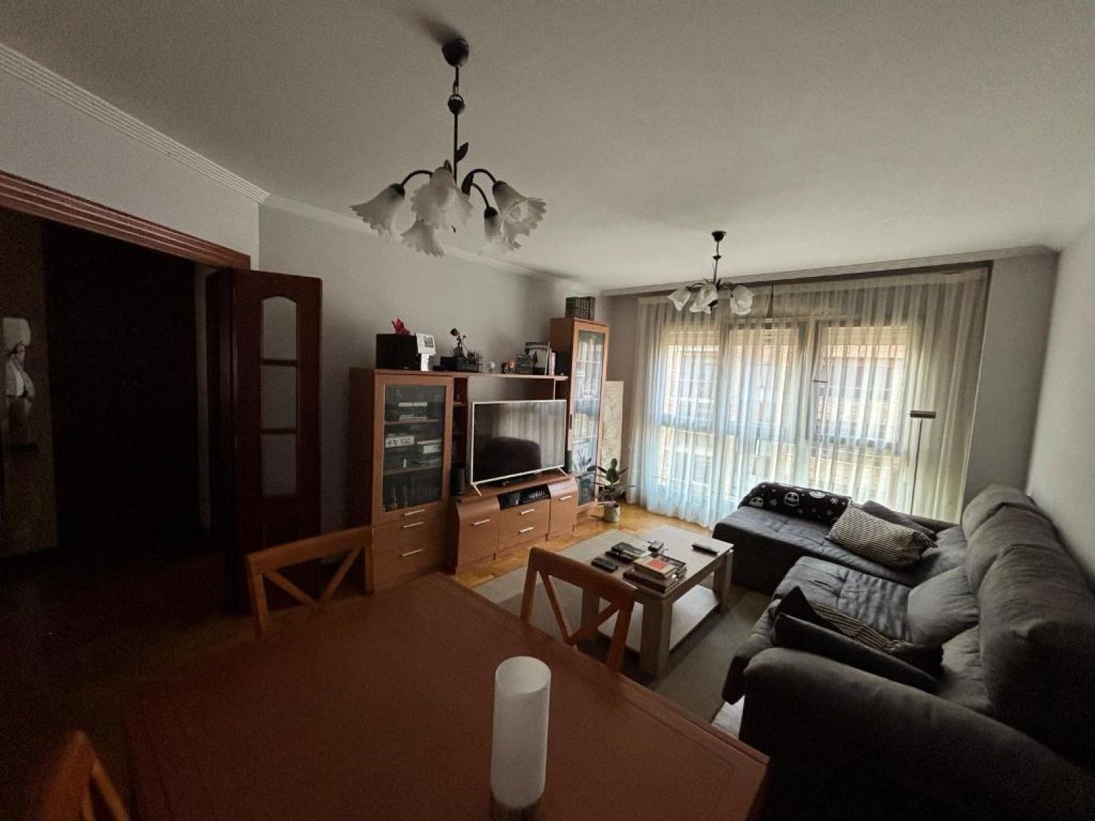 Sala d'estar de Pis de lloguer en Avilés amb Calefacció, Parquet i Traster