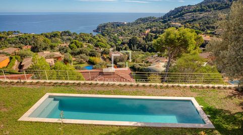 Espectacular villa en excelentes condiciones, con 5 dormitorios y con vistas al mar en venta en Aiguablava, Begur