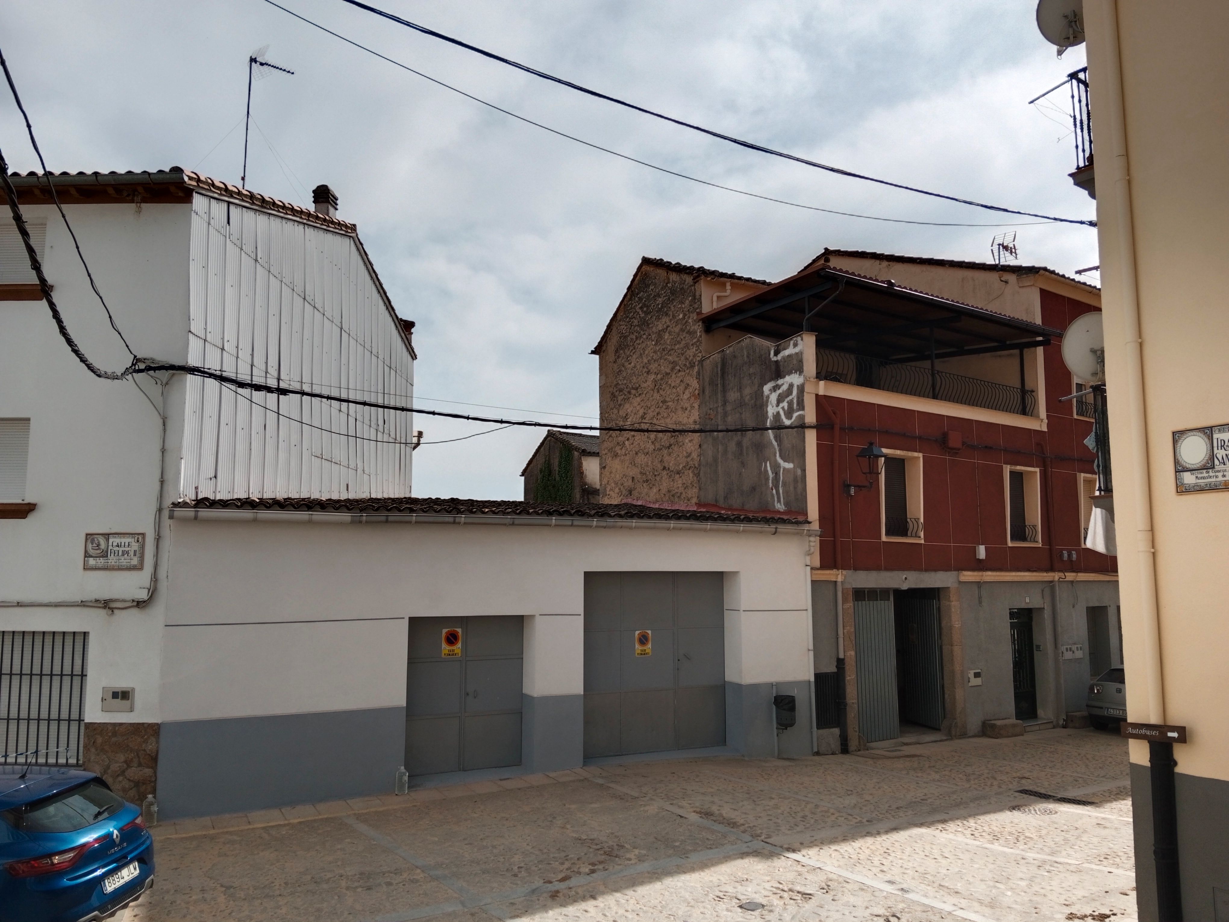 Exterior view of Building for sale in Cuacos de Yuste