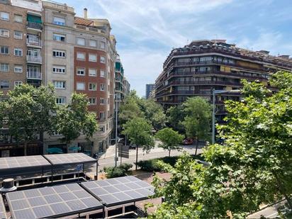 Exterior view of Flat to rent in  Barcelona Capital  with Air Conditioner and Terrace