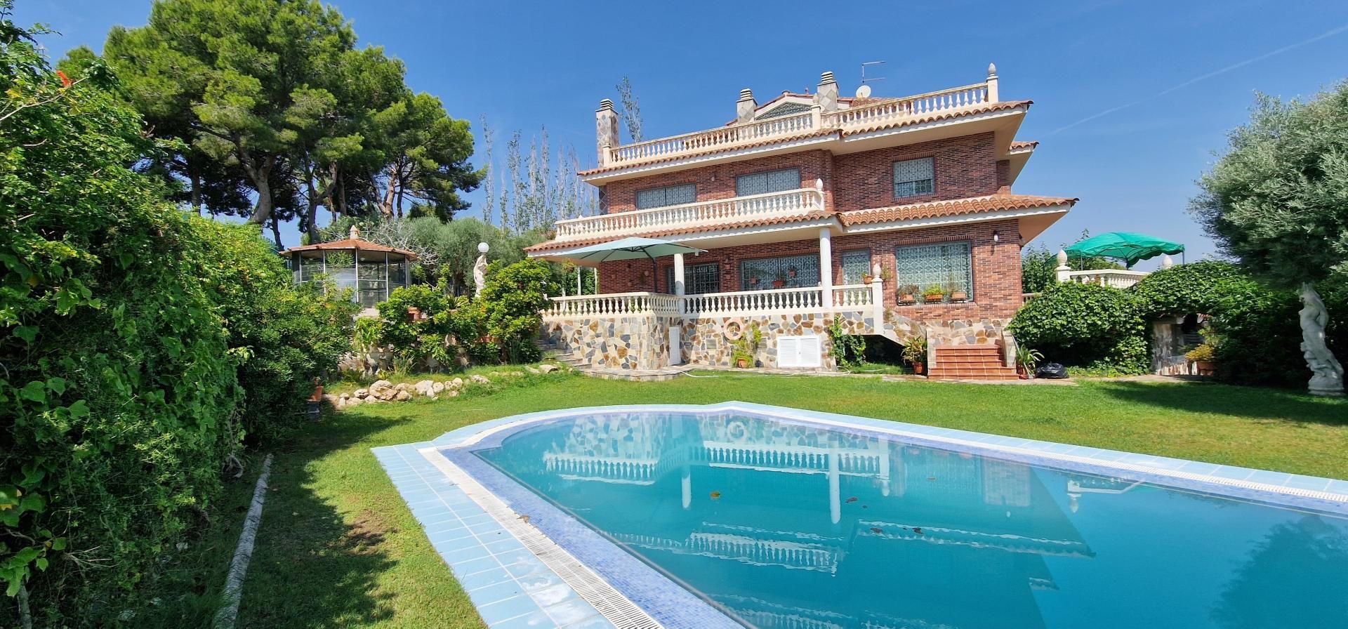 Garden of House or chalet for sale in Cubelles  with Air Conditioner, Heating and Terrace
